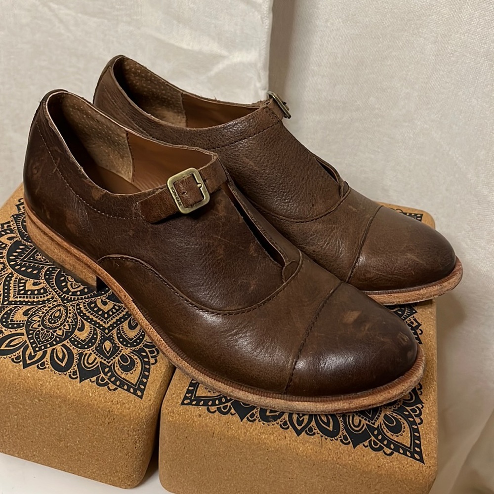 Kork-Ease Niseda leather buckle flat shoes